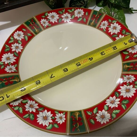 Charlton Hall Kobe Classic Traditions Christmas 2 SET Dinner Plates 10 1/4” B7 - Picture 5 of 5